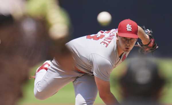 Contreras, Pages homer in Cardinals 4