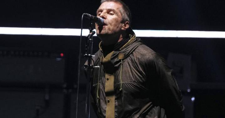 Muere hombre al caer durante concierto de Oasis
