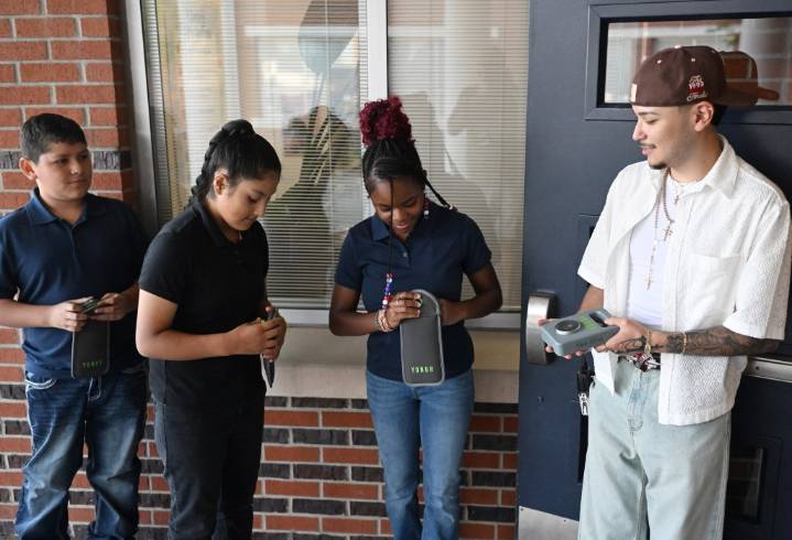 Colorado schools consider banning, limiting cellphone use