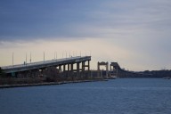 Explosión en barco de carga obliga al cierre del canal principal del puerto de Baltimore