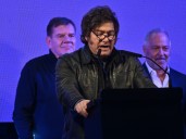 Milei se metió de lleno en la grieta por Homo Argentum y defendió a Francella: "Deja en evidencia a los progres caviar"