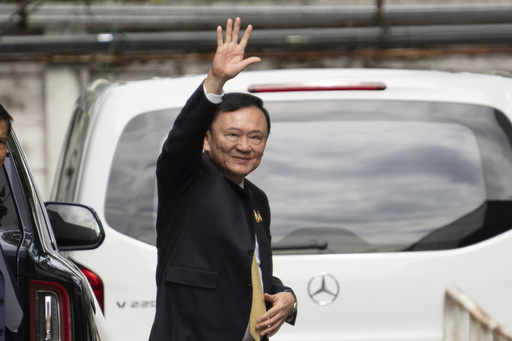 Corte de Tailandia absuelve a ex primer ministro Thaksin de difamación a la monarquía