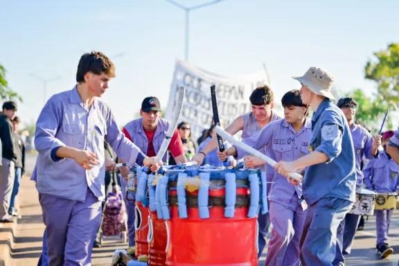 Llegó el día, la Estudiantina se prueba en la Costanera