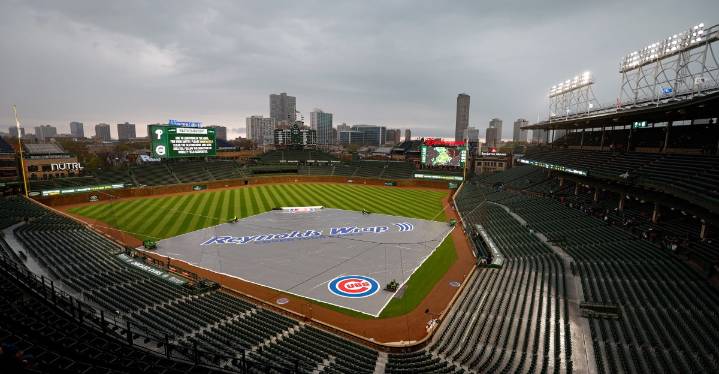 Cubs vs. Brewers Game 2 rain delay, Monday 8/18