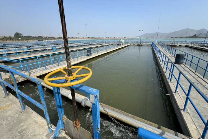 Sedapal cerró planta de Huachipa ante derrame de petróleo en Carretera Central