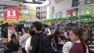 ¡Últimas compras! padres de familia buscan ofertas en para el regreso a clases