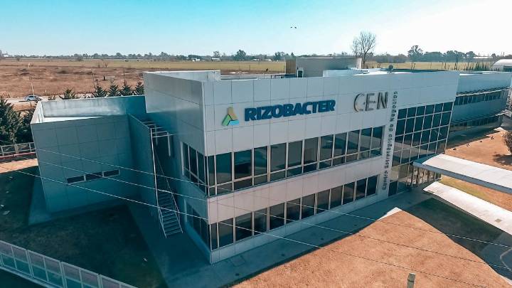 La calificadora FIX baja la nota crediticia a dos firmas del agro