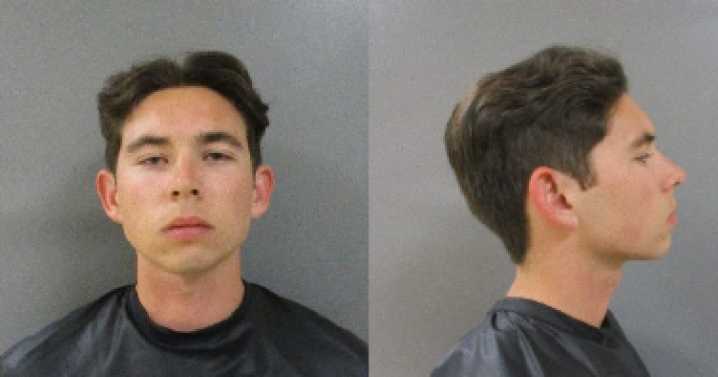 Plea deal offered to former Indian River County deputy accused of messaging teenage girls 
