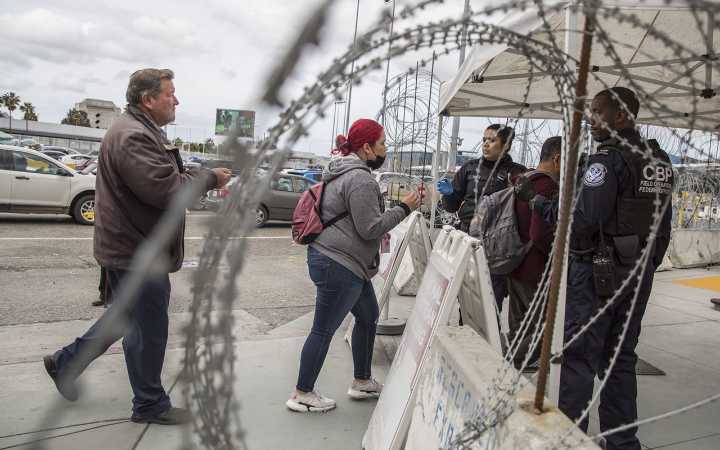 En seis meses, gobierno de Trump detiene a 300 mil migrantes