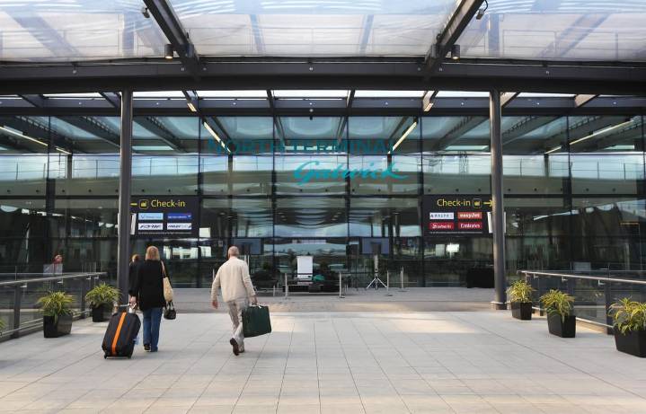 Gatwick baggage screeners to strike from next week