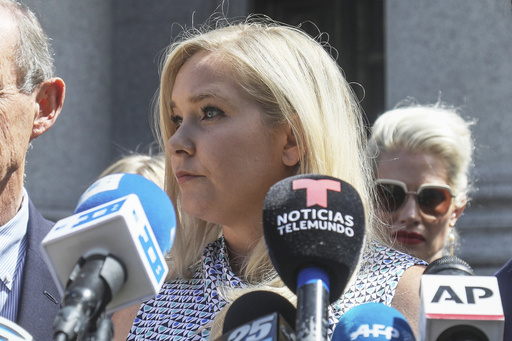 Publicarán memoria póstuma Virginia Roberts Giuffre, una de las acusadoras de Epstein