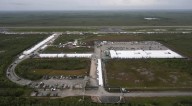 Jueza federal ordena el cierre del centro de detención “Alcatraz de los Caimanes” en Florida