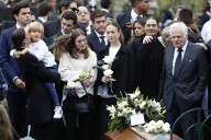 Padre de Miguel Uribe Turbay asume como precandidato presidencial tras crimen de su hijo en Colombia