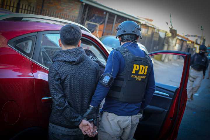 PDI DETIENE A SEIS PERSONAS QUE SE MANTENÍAN PRÓFUGAS POR DIVERSOS DELITOS.