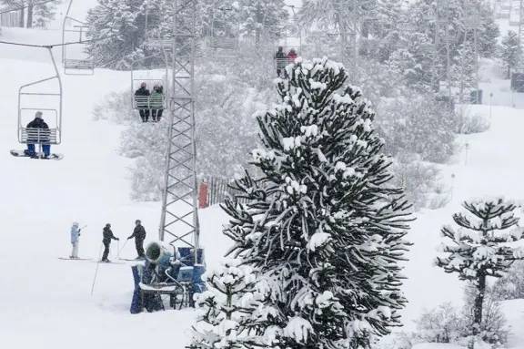 Caviahue celebra la novena edición de su Fiesta de la Nieve con shows y paisajes únicos