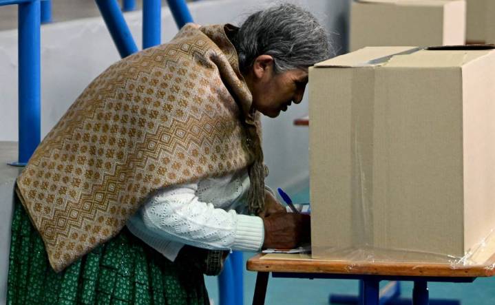 Comienza jornada de elecciones en Bolivia; más de 7 millones votan por  presidente, vicepresidente y parlamento