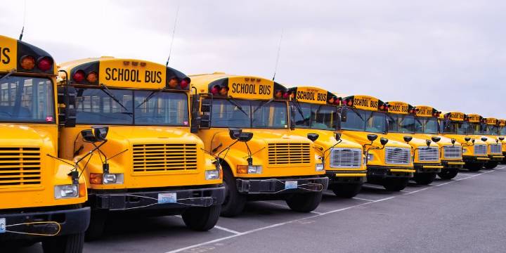 Bus drivers part of Teamsters Local 671 agree to strike on October 1st if no contract reached with DATTCO