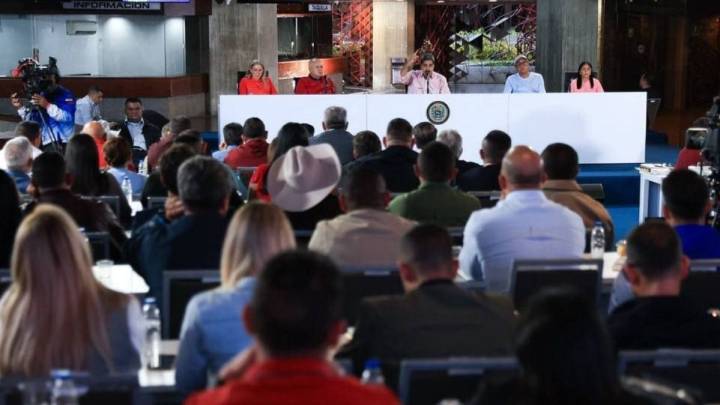 Maduro anuncia 4,5 millones de milicianos ante «amenazas»
