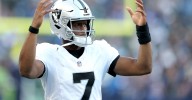 Geno Smith flips off heckling Seahawks fan