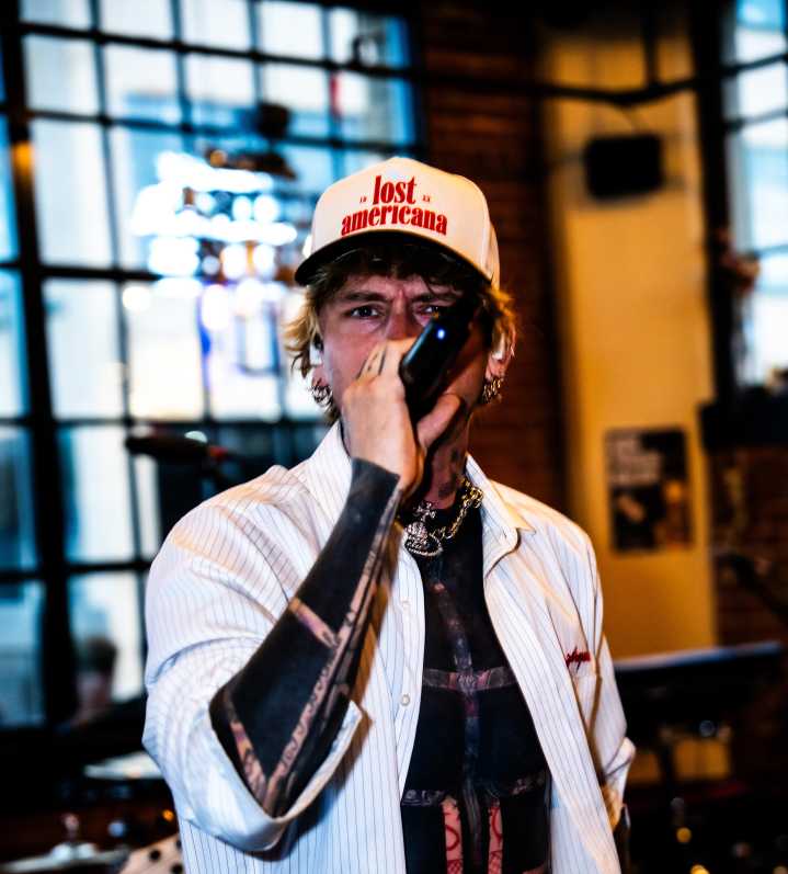 Machine Gun Kelly surprises fans with pop-up show in Indianapolis