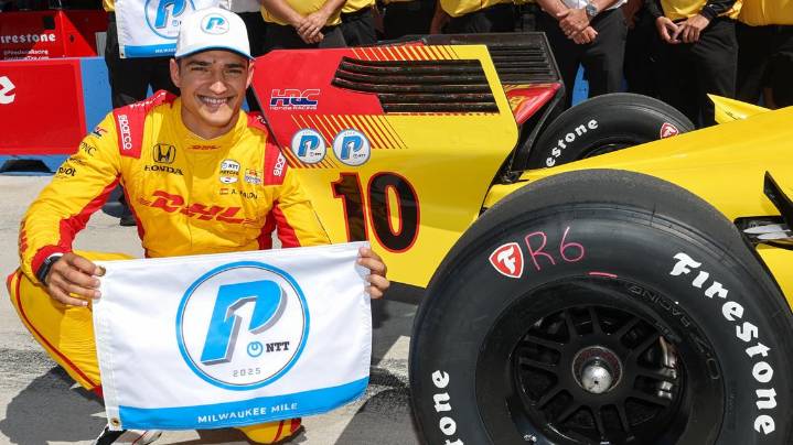 Alex Palou wins pole position for IndyCar race at Milwaukee