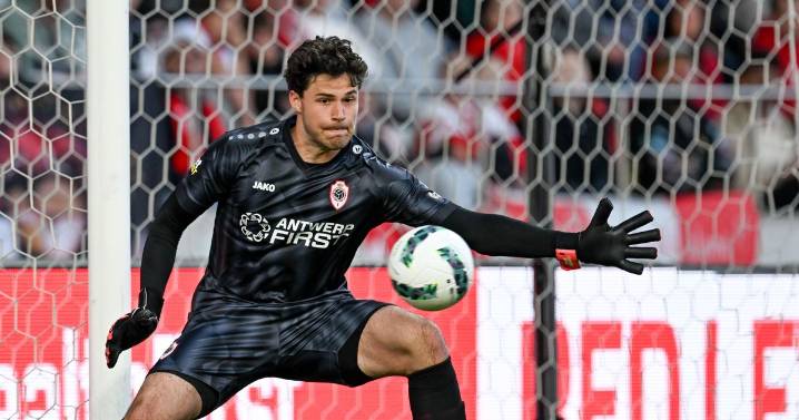 Senne Lammens to Manchester United transfer would unlock new