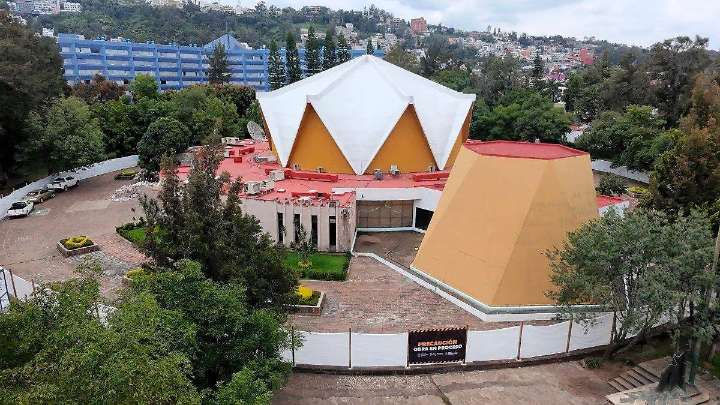 Vecinos se manifiestan contra remodelación del Planetario de Morelia