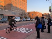 Padre mató a su bebé a golpes causándole 23 fracturas: sentencia tras horror en Queens, Nueva York