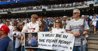 Brewers pay tribute to longtime broadcaster Bob Uecker in star