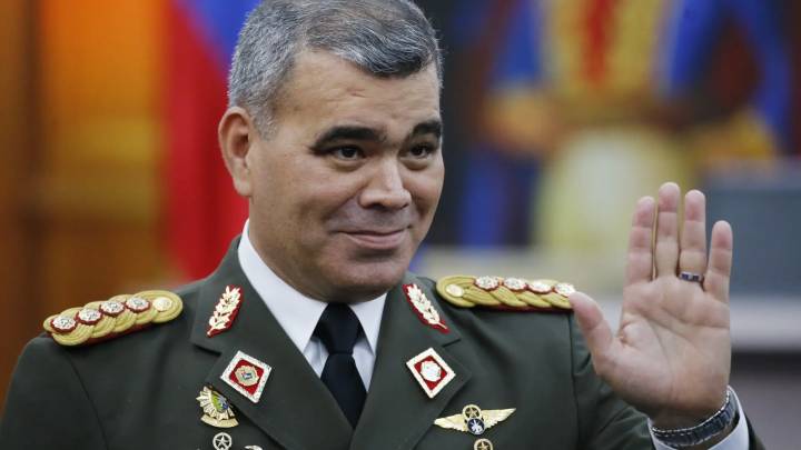 Venezuela alerta que EEUU planea enviar "buques de guerra" a sus costas y anuncia un despliegue militar