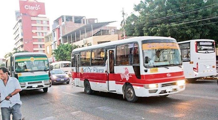 Transportistas advierten crisis en el servicio público de Piura y piden mayor fiscalización contra la informalidad
