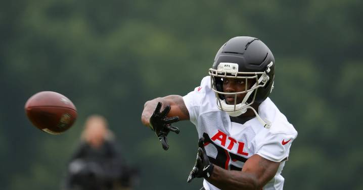 Falcons injury report: Clark Phillips III out with rib injury