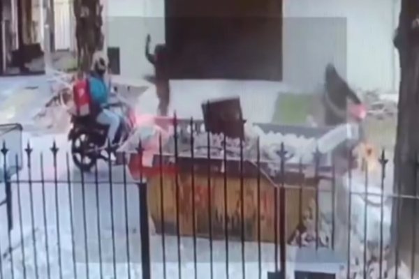 Delivery se defendió a las piñas de un asalto y echó a correr a los delincuentes