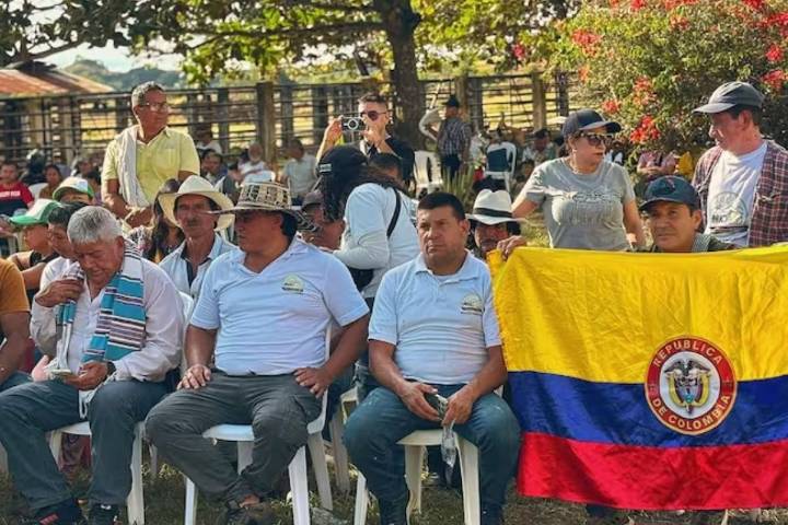Gobierno entrega 1.165 hectáreas a 84 familias campesinas en Tolima