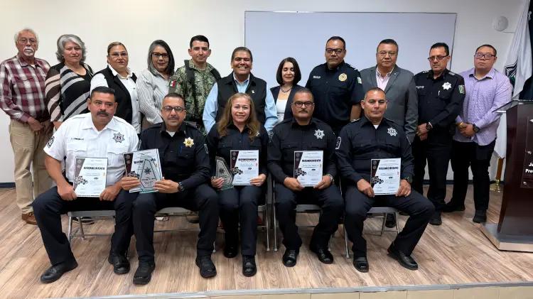 Reconocen a bomberos y policías de Nogales por su labor heroica