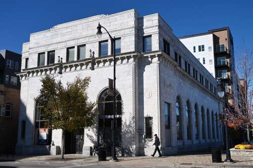 Multimillion-dollar deal to turn historic Des Plaines building into restaurant awaits key vote Tuesday