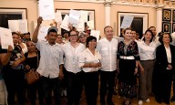 Entrega gobernador escrituras a familias
