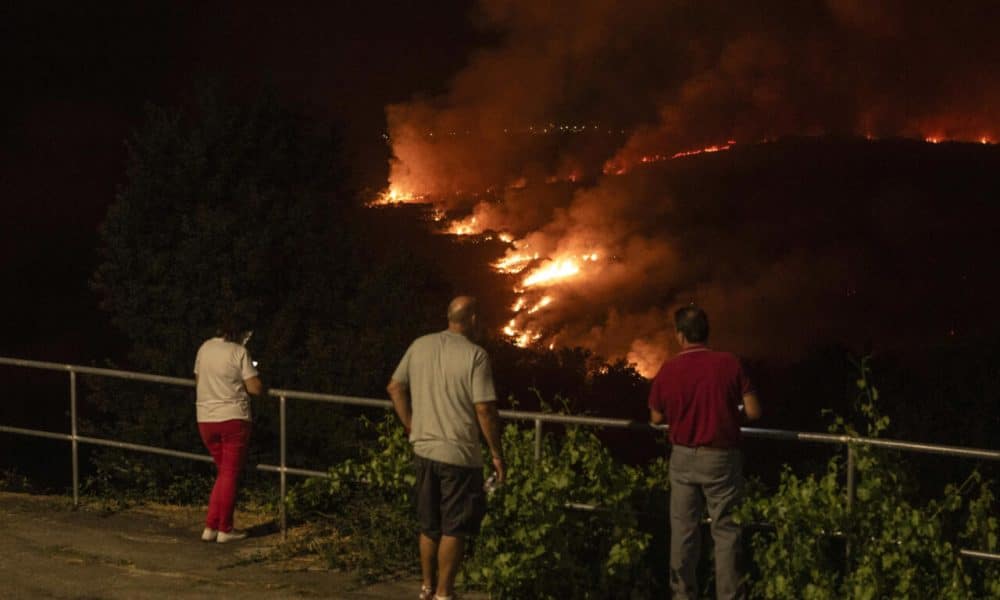 España enfrenta su peor ola de incendios del año: reportan dos muertos y más de 5.000 evacuados
