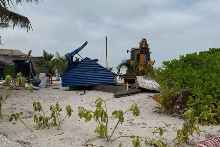 Denuncian violaciones a derechos humanos por desalojos en el Malecón Costero de Ciudad del Carmen