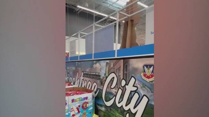 Senoia or Peachtree City? Walmart pulls mural after mix