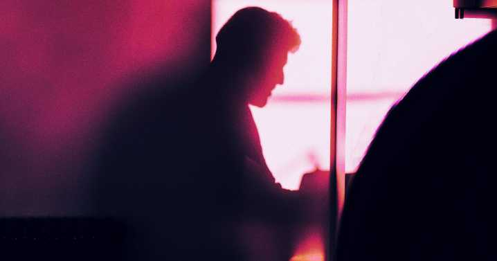 New Paper Finds Cases of "AI Psychosis" Manifesting Differently From Schizophrenia