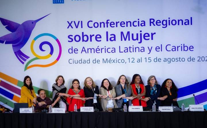 Programa para personas cuidadoras de CDMX arrancará en 15 días, adelanta Brugada; llama a crear "ciudades del cuidado" en AL