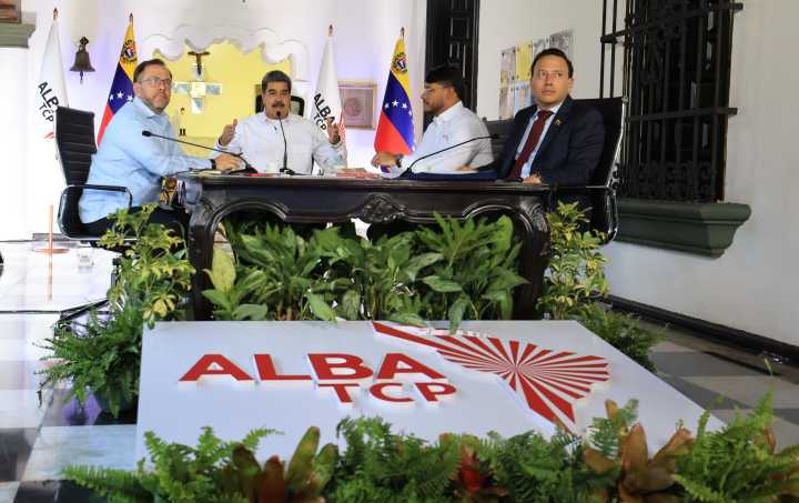 Maduro desde el Alba llama a la unión en defensa de Venezuela