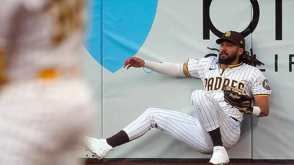 Sheets hits 2 of San Diego's 4 homers, Tatis robs Devers as the Pad...