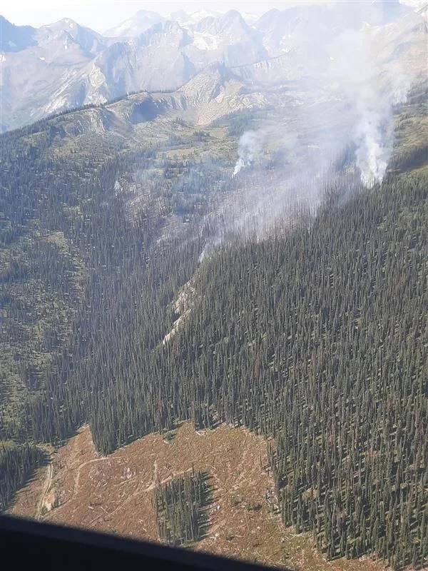 Wildfire leads to evacuation alert, closures near B.C.'s Bugaboo Park