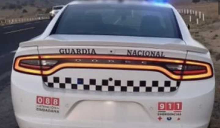 Clonan patrulla de la Guardia Nacional para asaltar un camión en la autopista Puebla