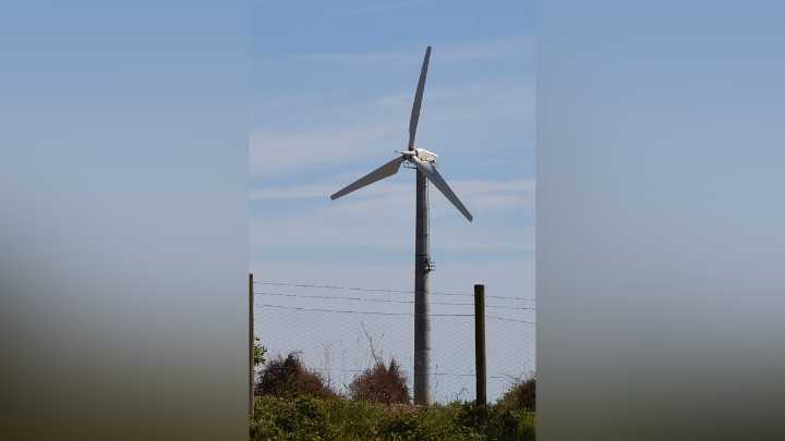 Democrats ask Trump to resume a major offshore wind project near Rhode Island