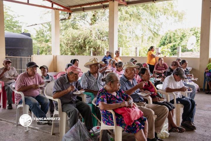 Celebración del Día del Adulto Mayor en la comunidad de Zojualo
