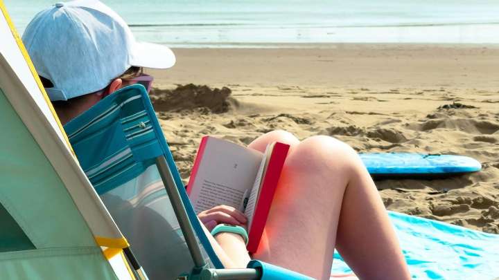 Los libros que recomienda The New York Times para leer este verano: novelas de intriga y varias novedades