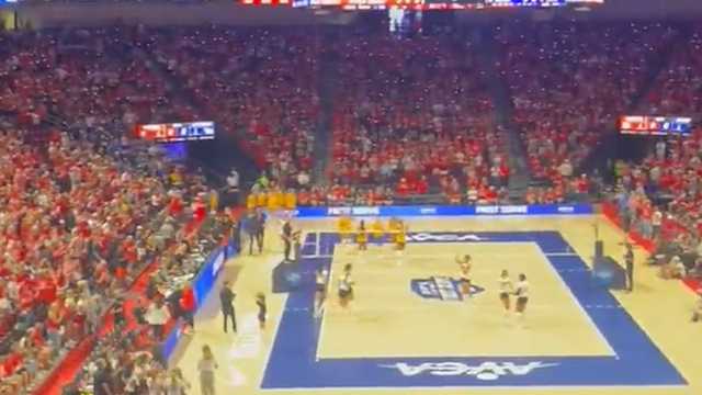Nebraska volleyball kicks off season with win over Pitt
